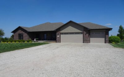 104 Sunset Dr., Hebron, NE