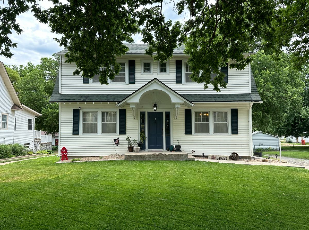 1027 Lincoln Ave Hebron, Nebraska Brad Elting & Company