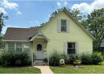 825 Union Ave., Hebron NE