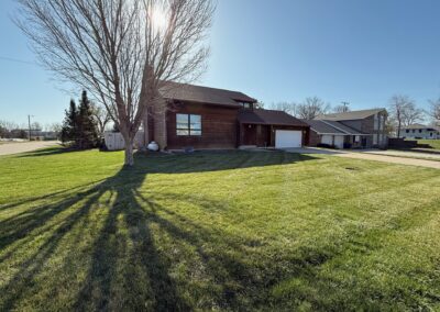 240 N 11th St, Hebron, NE 68370