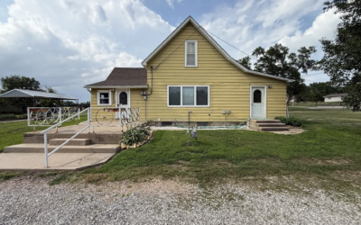 839 S 1st St, Hebron, NE