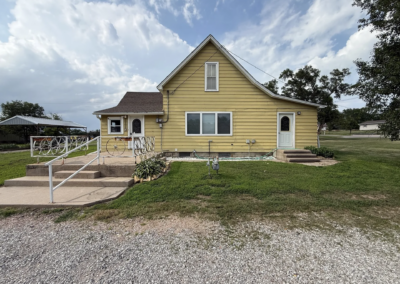 839 S 1st St, Hebron, NE